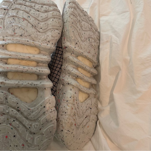 Nike Grey Sneakers - Picture 2 of 13